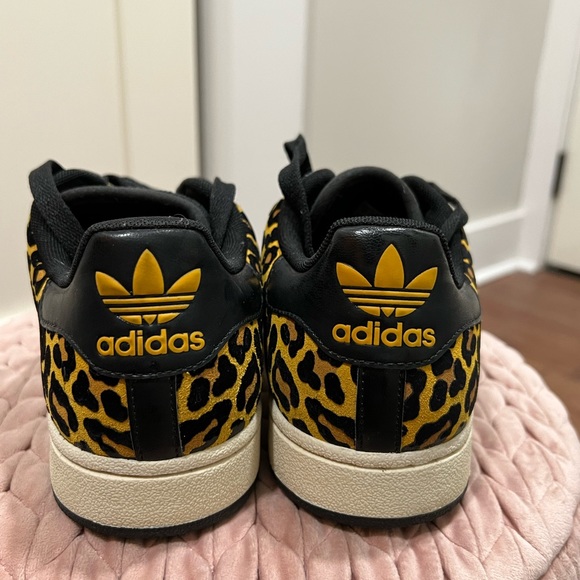 Mens Adidas Animal print. leopard superstar - Picture 3 of 5